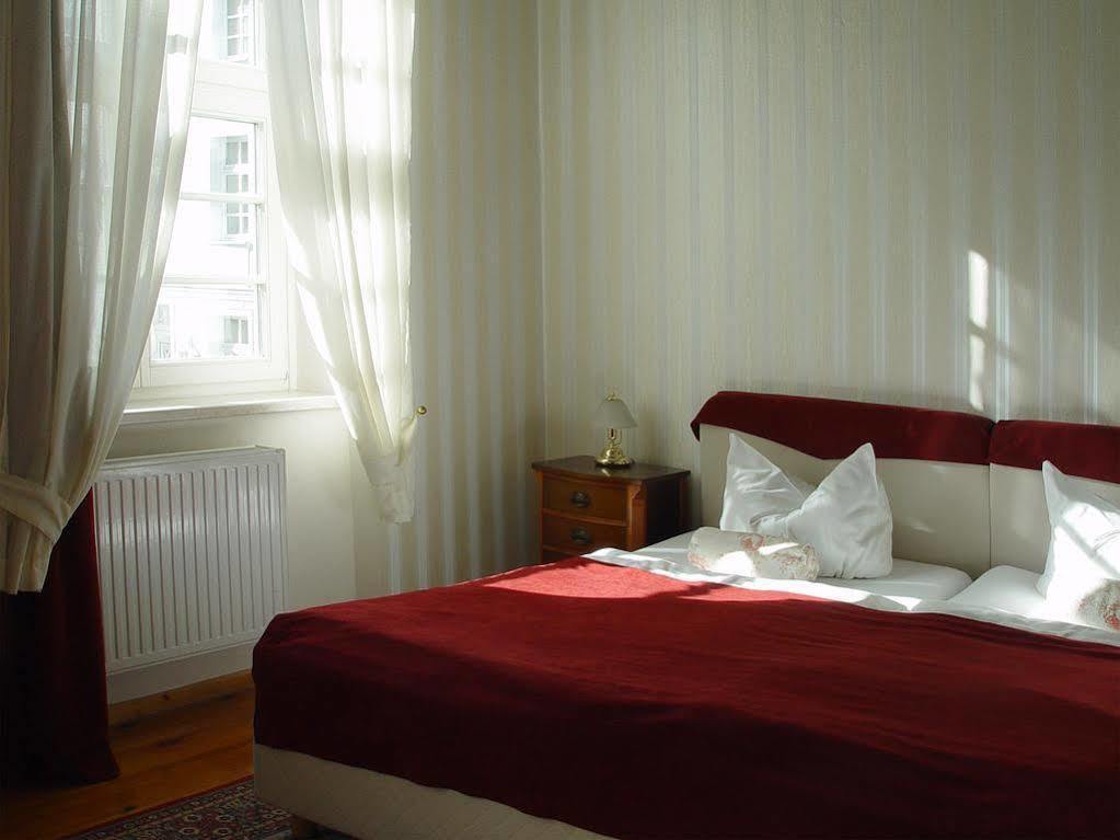 Hotel Altes Hafenhaus รอสต็อค ภายนอก รูปภาพ