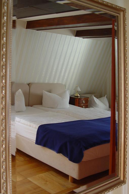 Hotel Altes Hafenhaus รอสต็อค ภายนอก รูปภาพ